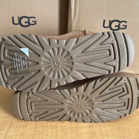 Ugg Women’s Classic Short Bailey Double Bow Boot - Picture 6 of 7